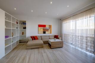 Stylish 3 Bedroom Holiday Apartment in St Julians - St. Julian - 2