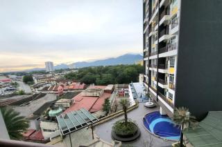 IPOH CITY CENTRE Majestic Homestay Pool View 3 mins Walking to Famous Food Places & 15mins to Old Town Ipoh by Happy Homestay - Ipoh - 1
