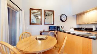 Mammoth Estates Condo - Free Parking & Pet Friendly - Mammoth Lakes - 2