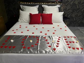 Suite romantique avec ambiance cocooning - Saint-Genest-Lerpt - 7
