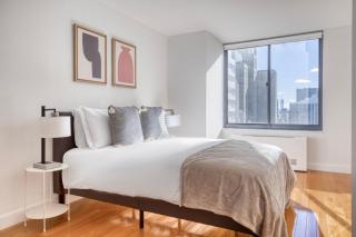 2BR nr Times Sq w Indoor pool Gym NYC-49 - 1