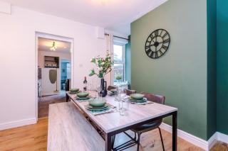 Stylish 2-Bed City-Centre Home in Chester by 53 Degrees Property - Ideal for Couples & Groups - Sleeps 6 - Chester - 3