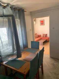 Cheerfull 2-bedroom with patio. Close to all ameneties. - Zagreb - 4
