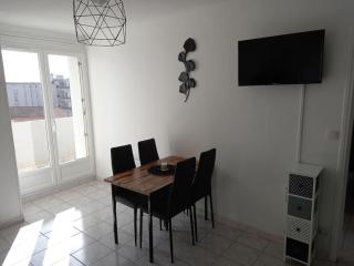 Appart 2/4 pers proche centre avec Balcon, Parking - Narbonne - 8