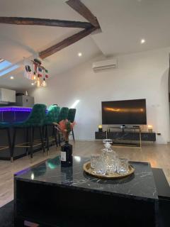 Welcome to Matteo's Bar - Place Massena 5min beach - Nice - 9