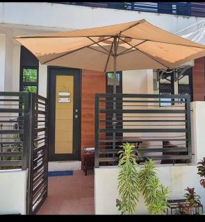 Lucena Meg's Studio Apmnt Deluxe rm-Near SM-Wifi - Lucena - 1