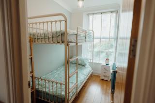 Close to Harbour No2 Albert View - Tenby - 1