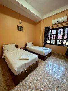 Phaythavone Hotel - 1
