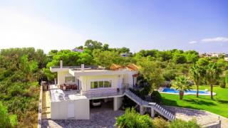 Villa Afroditi in Chania near Airport with Private Pool, Free Wi-Fi, Souda Bay Views, Garden Oasis - Kounoupidiana - 7