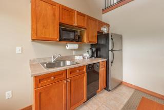 A305 Studio & Loft Lake View - 3