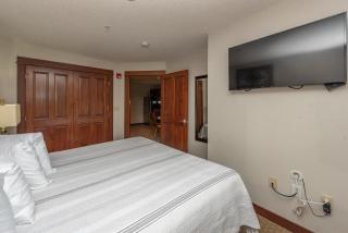 A117 One Bedroom Lake View - Oakland - 5