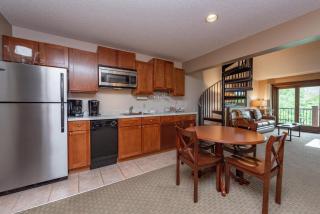 A307 One Bedroom & Loft Lake View - Oakland - 5
