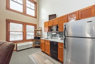 A306 Studio & Loft Standard View - Oakland - 7