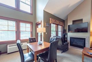 A308 Studio & Loft Standard View - Oakland - 4