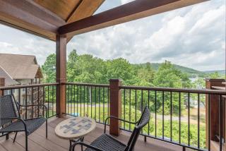 A311 One Bedroom & Loft Lake View - Oakland - 6
