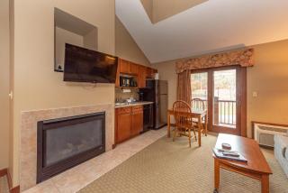 A316 Studio & Loft Standard View - Oakland - 8