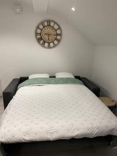 f2 50m2 atypique en souplex vue basilique - 2