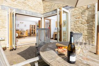 Little Maunditts Cottage - quiet location in charming Cotswold village - 4