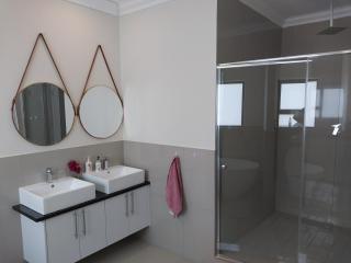 LND GUEST HOUSE - Bloubergstrand - 4