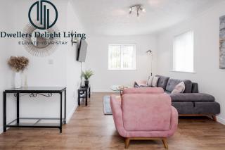 Dwellers Delight Living Ltd Serviced Accommodation Charming 3 Bedroom Flat, Chafford Hundred, Grays with Free Parking & Wifi - West Thurrock - 9