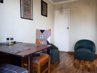 Un lugar encantador con una pequeña terraza - 3