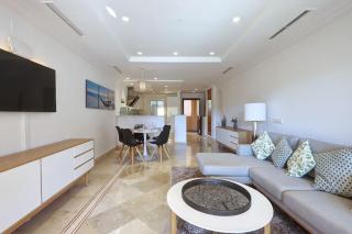 Stunning 2 Bedroom Apartment in Aloha Hill Club - Marbella - 3