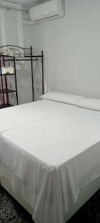 Old Center Inn Alicante - Alicante - 8