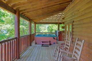 Paradise Glenn, Huge Cabin, Hot Tub, Game Room, 685 FREE tickets each paid day! - Sevierville - 1