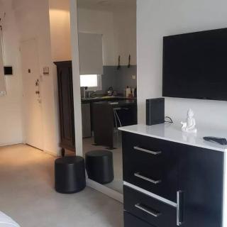 Moderno departamento con balcón en Recoleta - Buenos Aires - 8