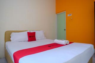 RedDoorz @ Jalan Pramuka Manado - Manado - 5