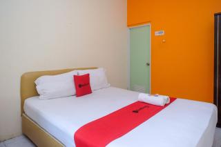 RedDoorz @ Jalan Pramuka Manado - Manado - 2
