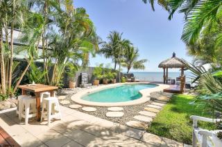 Mylara Beachfront Holiday Home - Holloways Beach - 6