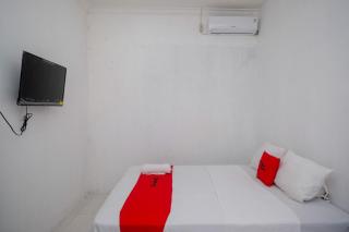 RedDoorz near De La Salle Manado - Manado - 3