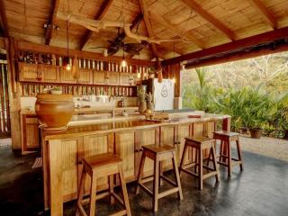 Drop In Costa Rica, Villa Verde y Azul, saltwater pool, walking distance to beach, Santa Teresa Nord - 2