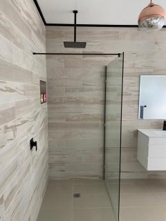 Lux Modern 4 Bedroom House Central CBD - 4