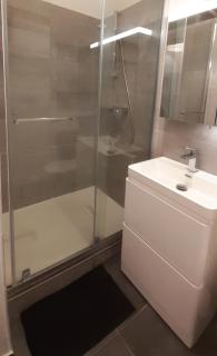 Superbe Studio accès direct à la plage de Renecros Parking privatif Tout à pied linge de lit, serviettes de bain et ménage de fin de séjour inclus - Bandol - 4