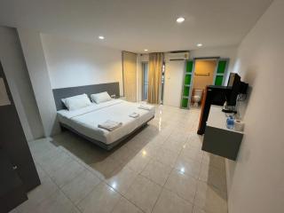 Cokoon Islanda Patong Hotel - Patong Beach - 4