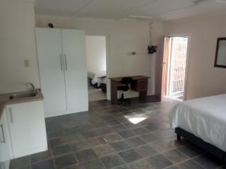 Garden Court B&B - 7