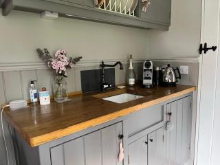Poachers Hut at Keepers Cottage - Hot Tub & Pizza Oven - Trossachs - Port of Menteith - 8