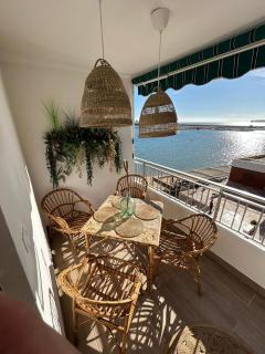 Apartamento Antonio with sea view,Torrevieja,50 m from Playa Acequion plus swimming pool - Torrevieja - 0