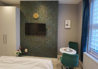 Double Room London - 8