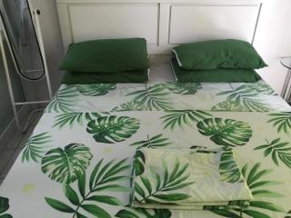 Condo with Free Swimming Pool & Viewing Deck - Tagaytay - 9