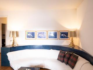 Apartment Chesa Romantica 17 by Interhome - 1