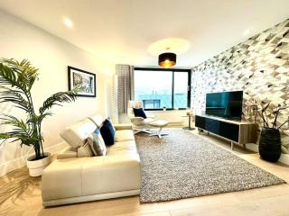 Sea View Ultra Modern 2 bedroom Apartment - 1 Min Walk to the Best Beach! - Great Location - FREE Parking - Fast WiFi - Smart TV - sleeps up to 4! Close to Purbeck, Corfe Castle, Sandbanks, Poole & Bournemouth - 2