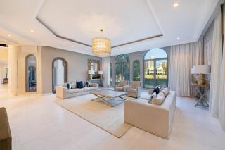 Maison Privee - Private Pool & Beach Access Villa with Cinematic Vws - Dubai - 7