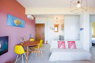 Nereus & Oceanus Beachfront Apartments, Lagonisi Beach #FeelsLikeHome - Ormos Panagias - 4