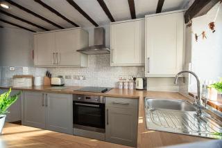 Garth Cottage, Castle Carrock, family friendly with hot tub and views - 4