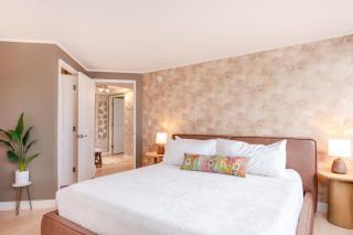 The Windsor Waikiki #3704 - 30-Night Minimum - Honolulu - 2