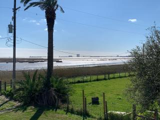 Hannah's Hideaway First row beautiful gulf views!! - Bolivar Peninsula - 3