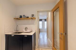 Herring Girl House - Harbourside property, sleeps 8 - Scarborough - 2
